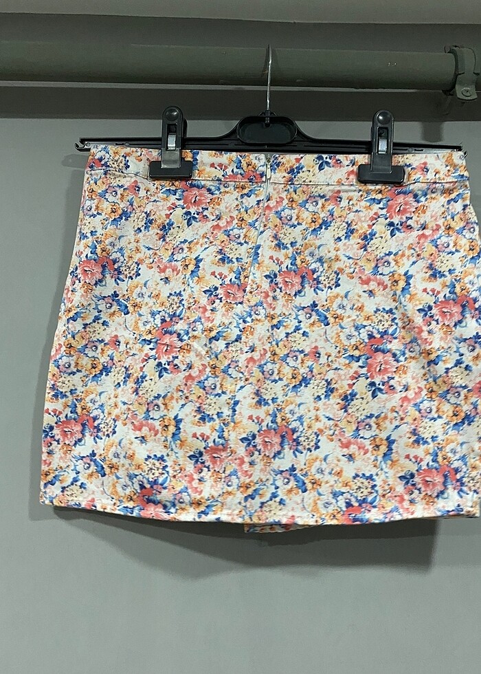 Çiçek desenli mini etek - Görsel 4