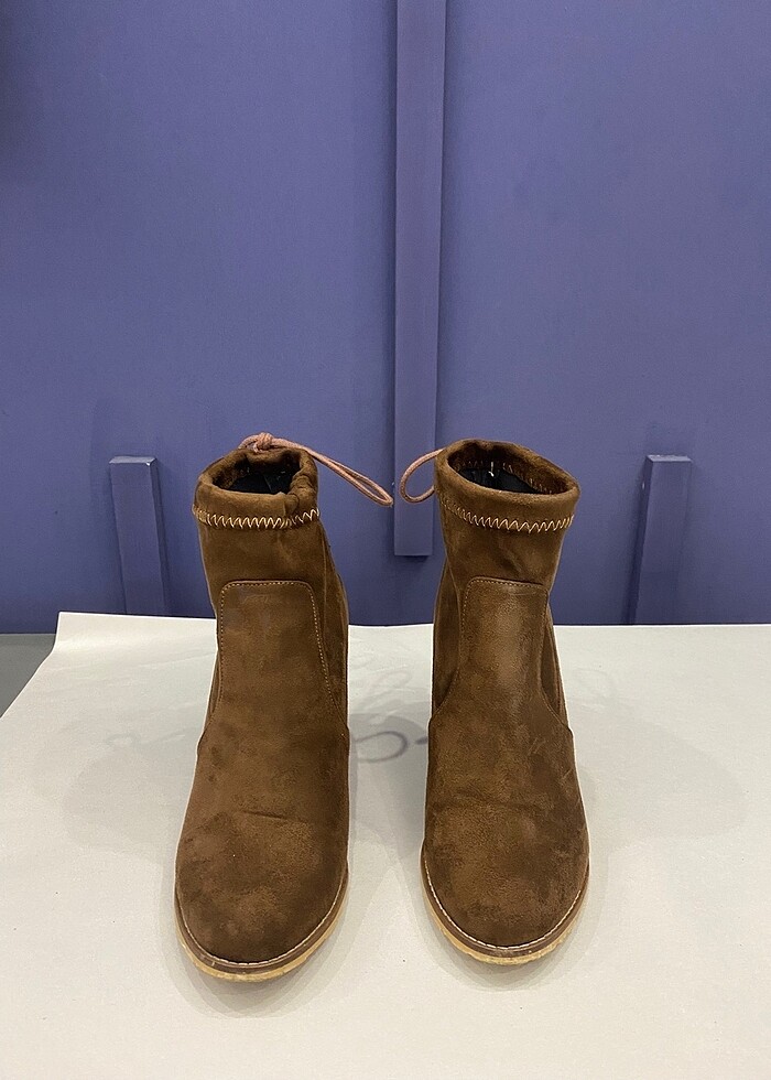 Bilekten büzülebilen kısa süet bot - Görsel 2