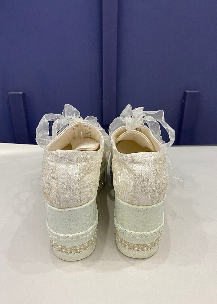 Dantelli dolgu topuk spor gelin ayakkabı - Görsel 5