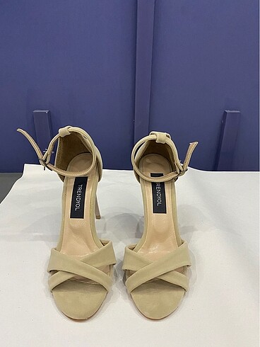 Önü çapraz açık süet ayakkabı - Görsel 2