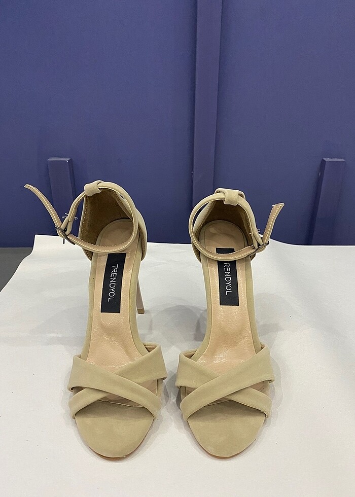 Önü çapraz açık süet ayakkabı - Görsel 2