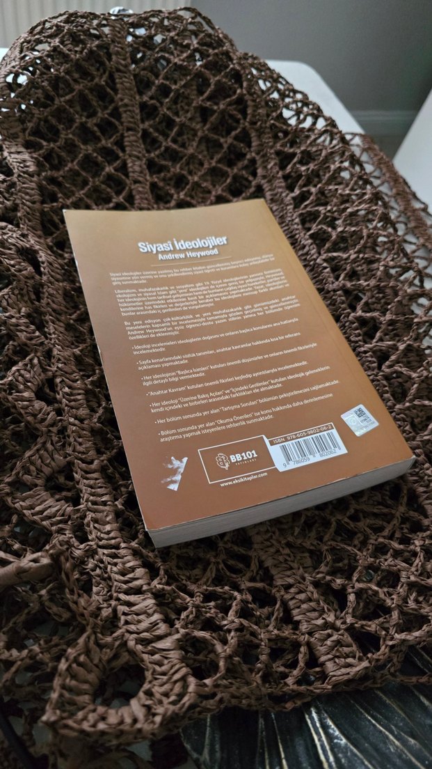 Siyasi İdeolojiler - Andrew Heywood - Görsel 2