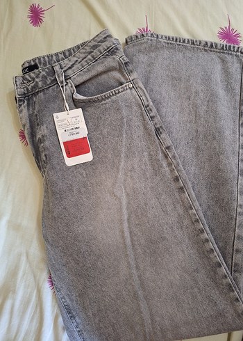 Gri Düğmeli Bol Kesim Kadın Denim Pantolon