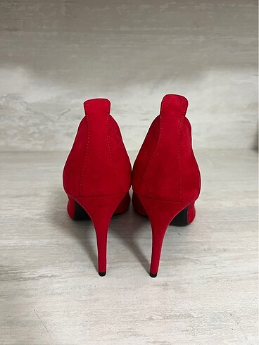 40 Beden kırmızı Renk Bershka Kırmızı Stiletto
