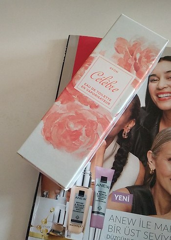 Avon Célebre Kadın Parfümü - Görsel 5