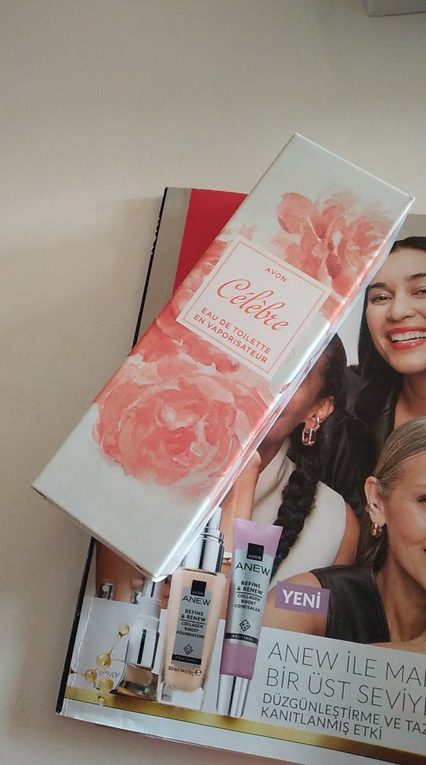 Avon Célebre Kadın Parfümü - Görsel 2