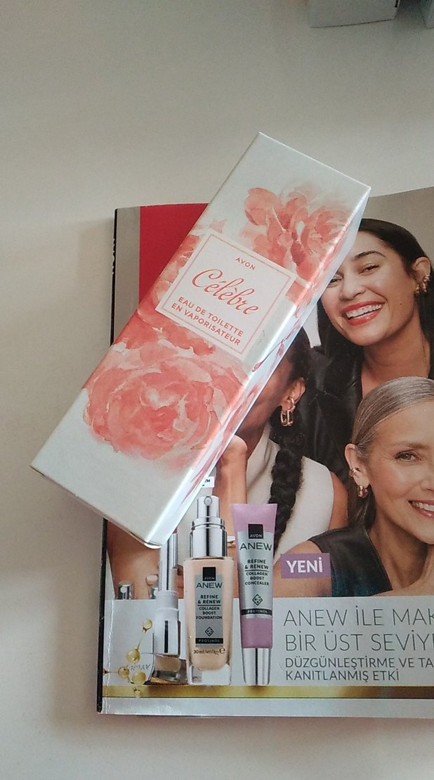 Avon Celebre Kadın Parfümü EDT - Görsel 5