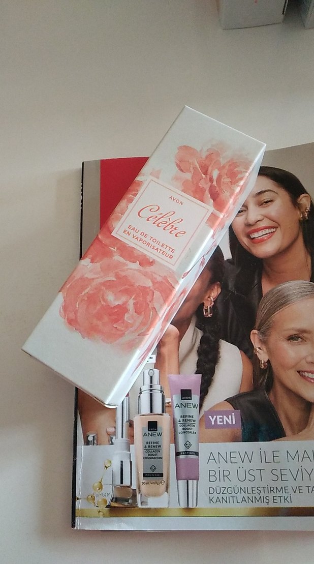 Avon Celebre Kadın Parfümü EDT - Görsel 3