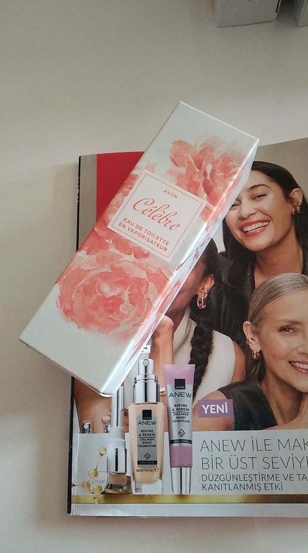 Avon Celebre Kadın Parfümü EDT - Görsel 4