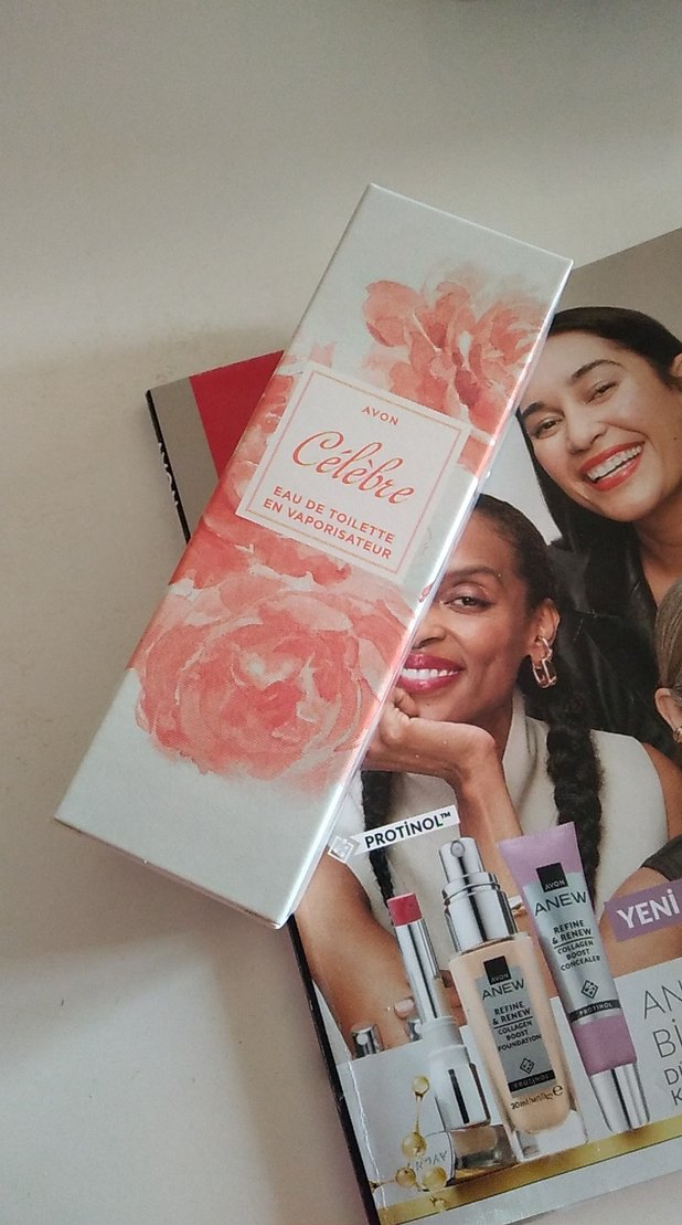 Avon Celebre Kadın Parfümü 50 ml - Görsel 4