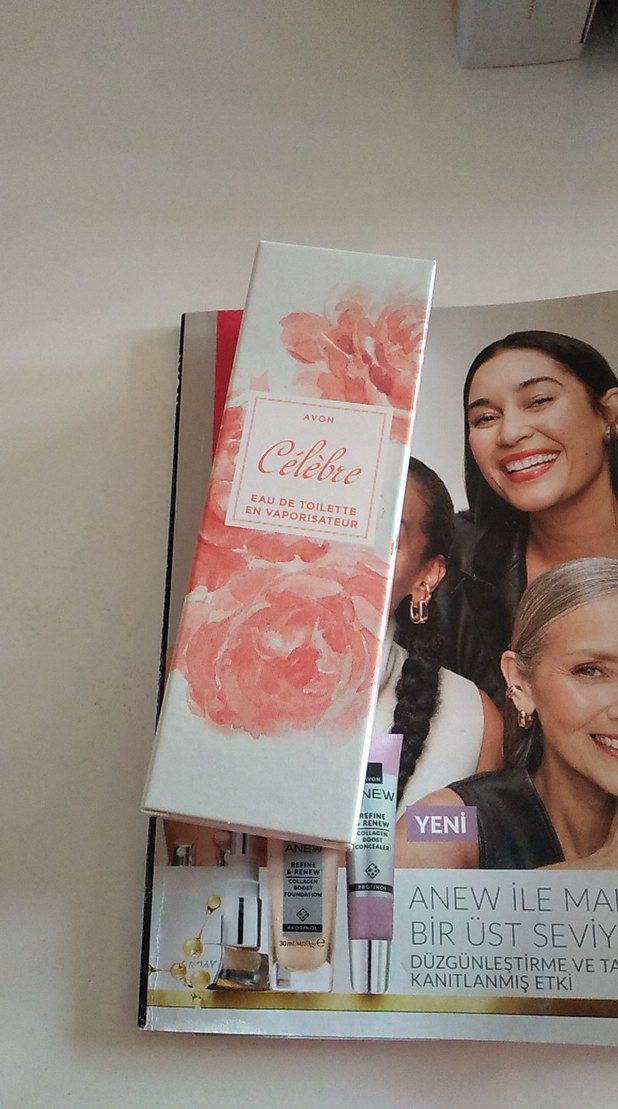 Avon Çelebre Kadın Parfümü - Görsel 4