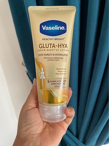 Vadelina gluta hya