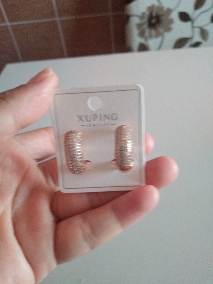 Pullu Mini Pembe Küpe - Görsel 3