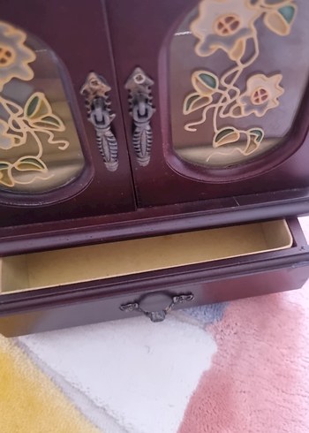 American Vintage Kahverengi Çiçek Desenli Ahşap müzikli antika takı kutusu