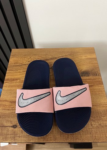 Nike Kızlar için Pembe Tokalı Terlik - Görsel 4