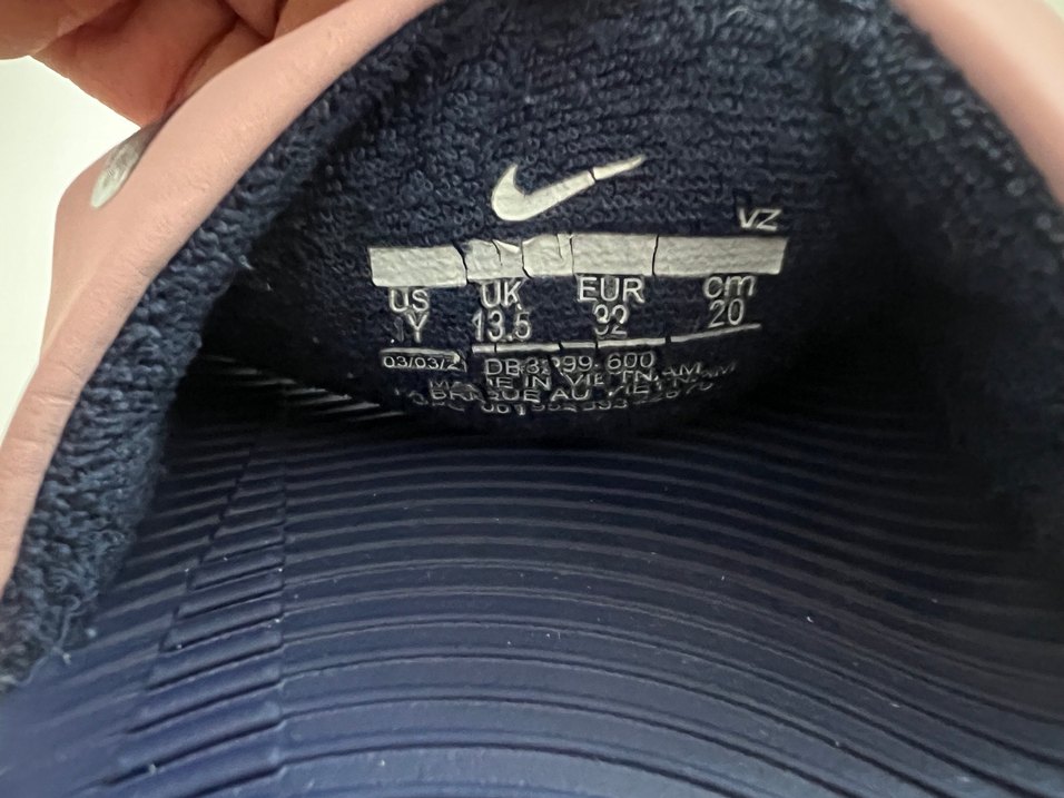 Nike Kızlar için Pembe Tokalı Terlik - Görsel 5