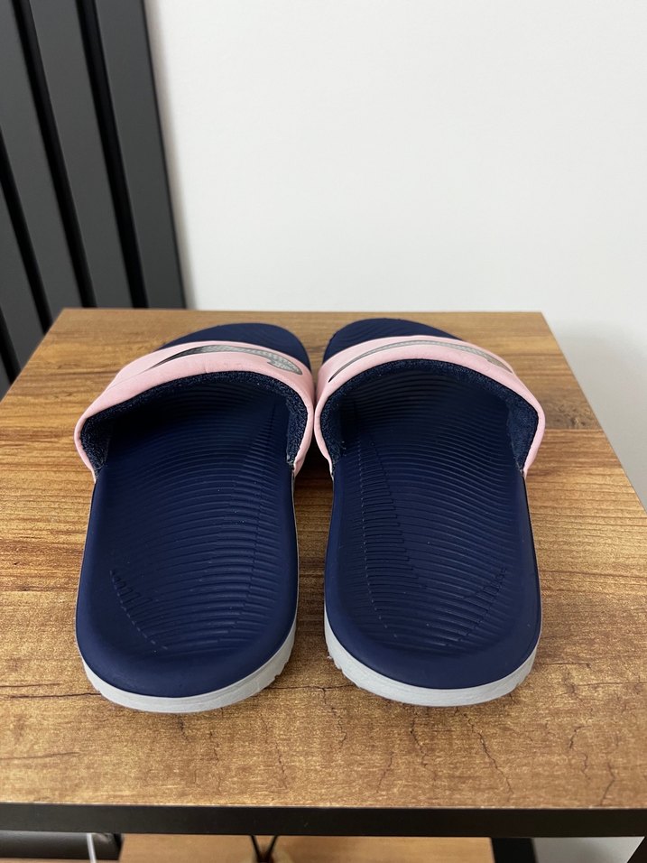 Nike Kızlar için Pembe Tokalı Terlik - Görsel 3