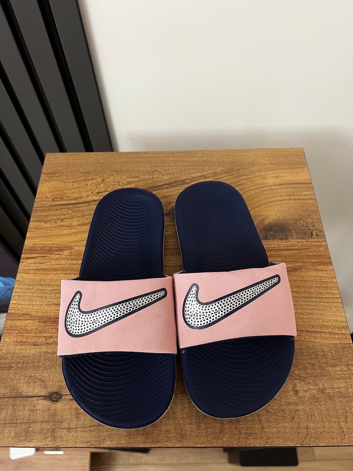 Nike Kızlar için Pembe Tokalı Terlik - Görsel 4