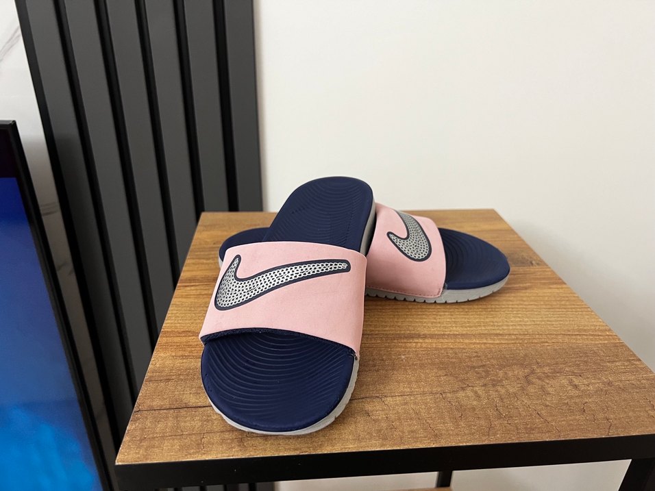 Nike Kızlar için Pembe Tokalı Terlik - Görsel 2