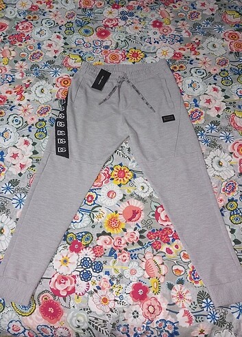 DOLCE GABBANA HIC KULLANILMAMIŞ ETİKETLİ SATILIK 