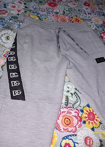 l Beden gri Renk DOLCE GABBANA HIC KULLANILMAMIŞ ETİKETLİ SATILIK