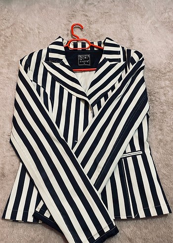 Düğmeli Çizgili Midi Kadın Ceket - Görsel 2