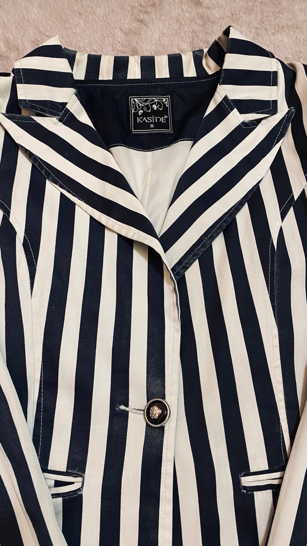 Düğmeli Çizgili Midi Kadın Ceket - Görsel 4