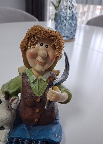 Kahverengi Gömlekli ve Mavi Pantolonlu Figürin - Görsel 2