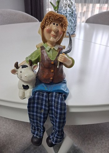 Kahverengi Gömlekli ve Mavi Pantolonlu Figürin - Görsel 4