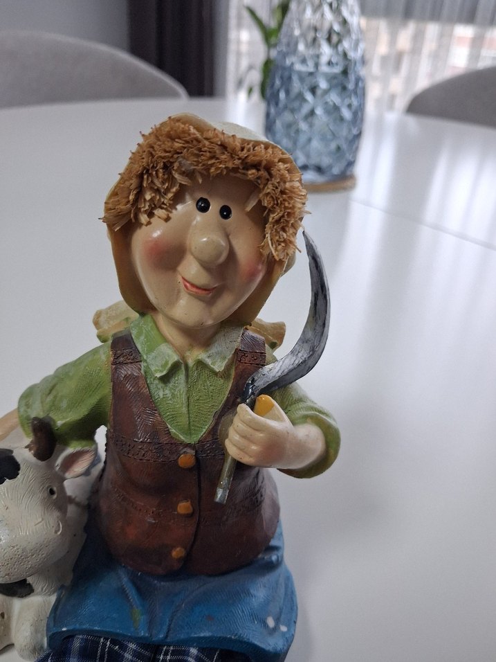 Kahverengi Gömlekli ve Mavi Pantolonlu Figürin - Görsel 2