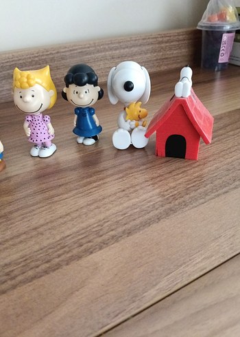 Beden Renkli Peanuts Karakterleri Aksiyon Figürleri