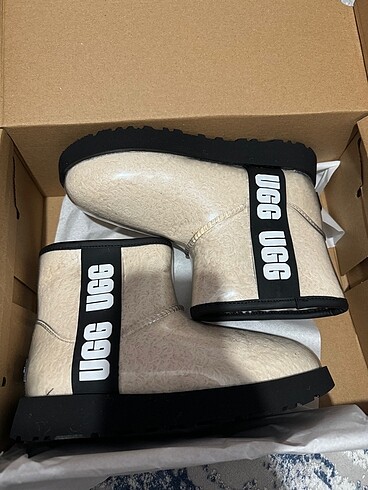 Ugg bot