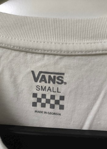 Standart Beden Beden Beyaz V Yaka Vans Tişört