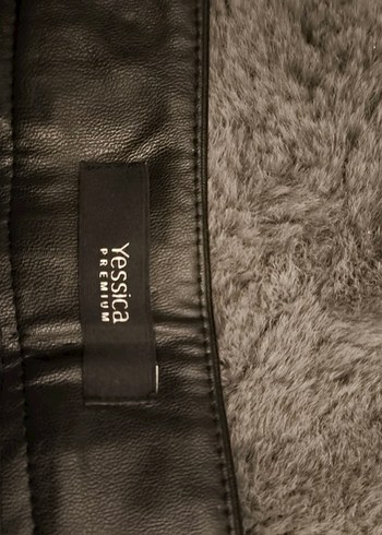 Kahverengi Kemerli Mini Deri Şort - Görsel 4