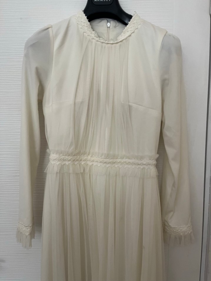 Uzun Kollu Beyaz Düz Kesim Gelinlik - Görsel 3