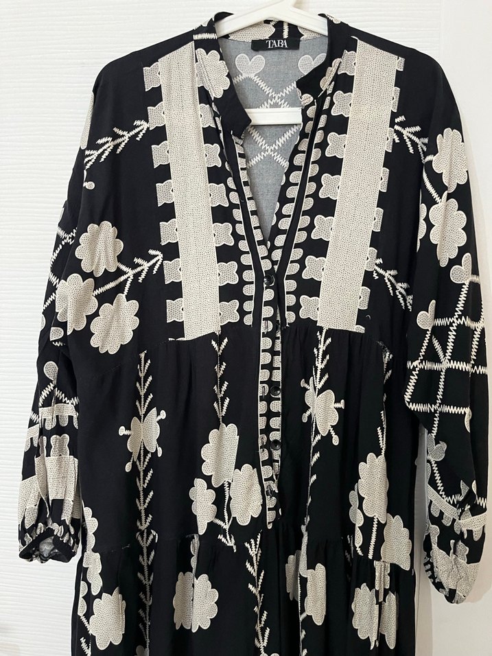 Uzun Siyah Etnik Desenli Püsküllü Elbise - Görsel 4