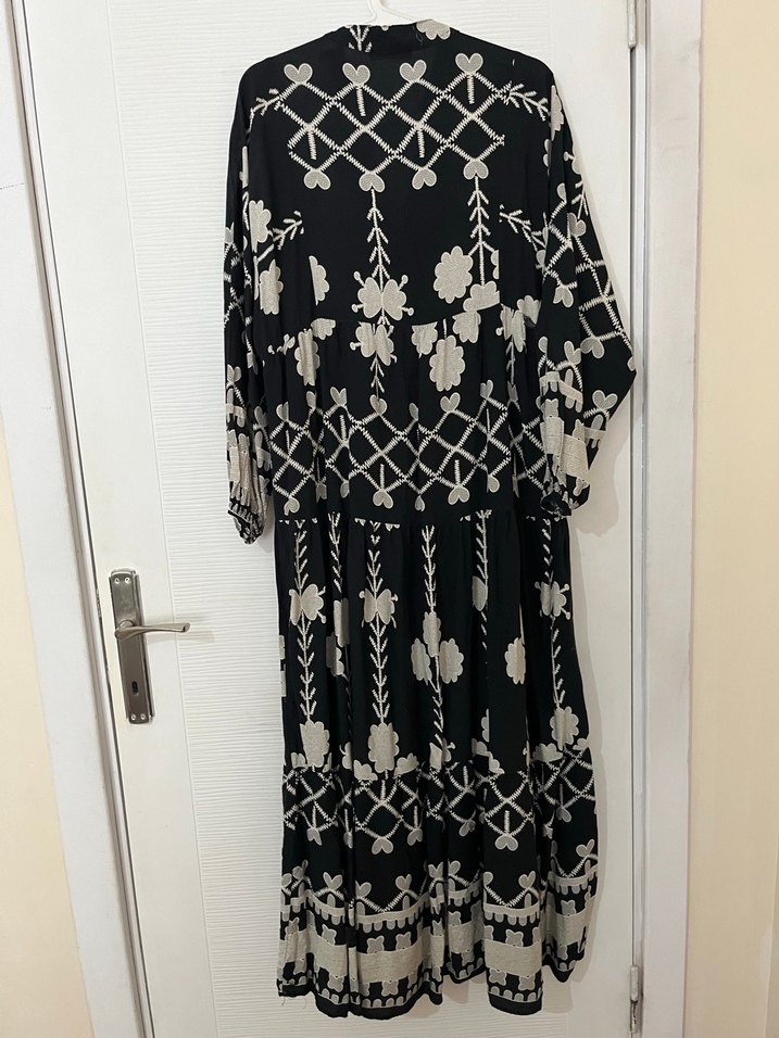 Uzun Siyah Etnik Desenli Püsküllü Elbise - Görsel 5