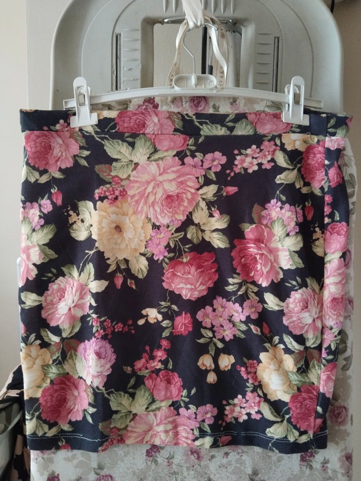 Pembe Çiçek Desenli mini etek - Görsel 3