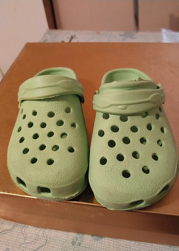 Yeşil Tokalı Erkek Terlik crocs orijinal