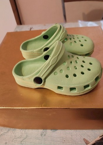 Crocs Yeşil Tokalı Erkek Terlik crocs orijinal