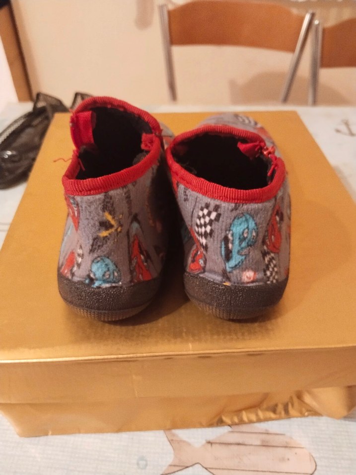 Gri Erkek Çocuk Baskılı Sıcak Terlik - Görsel 3