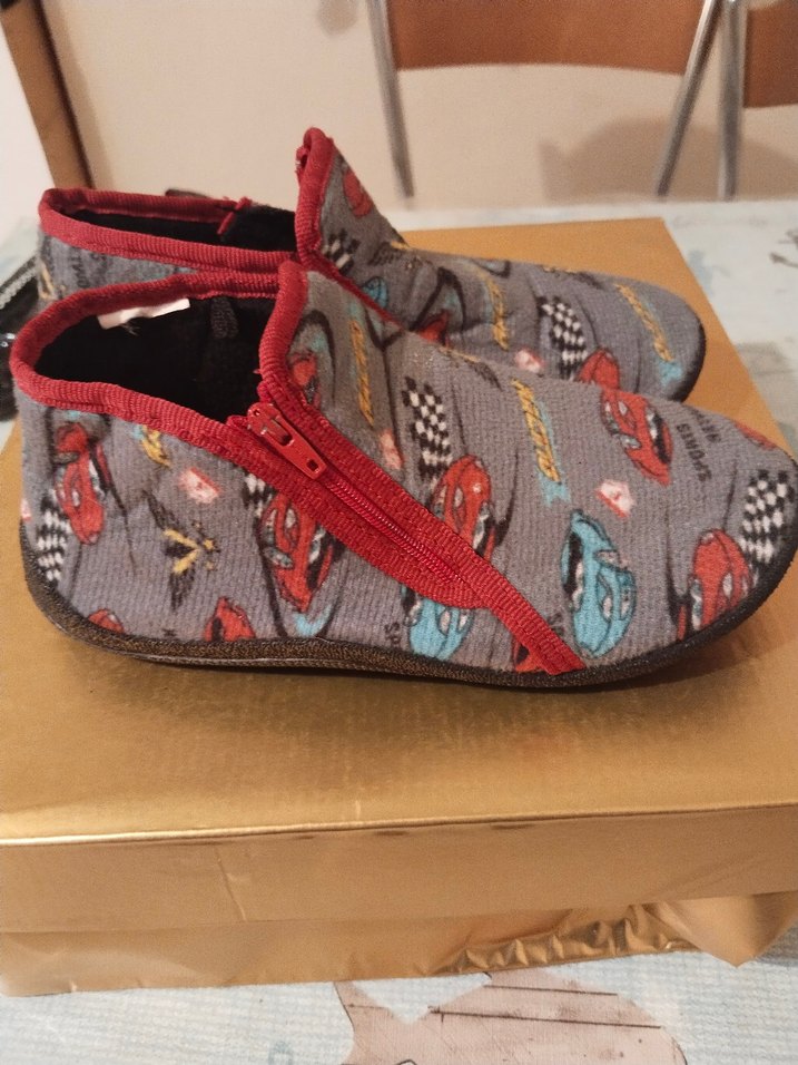 Gri Erkek Çocuk Baskılı Sıcak Terlik - Görsel 2