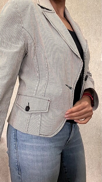 Kısa , spor ve şık , mevsimlik ceket / blazer