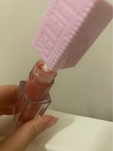 Maybelline Dudak dolgunlaştırıcı ruj