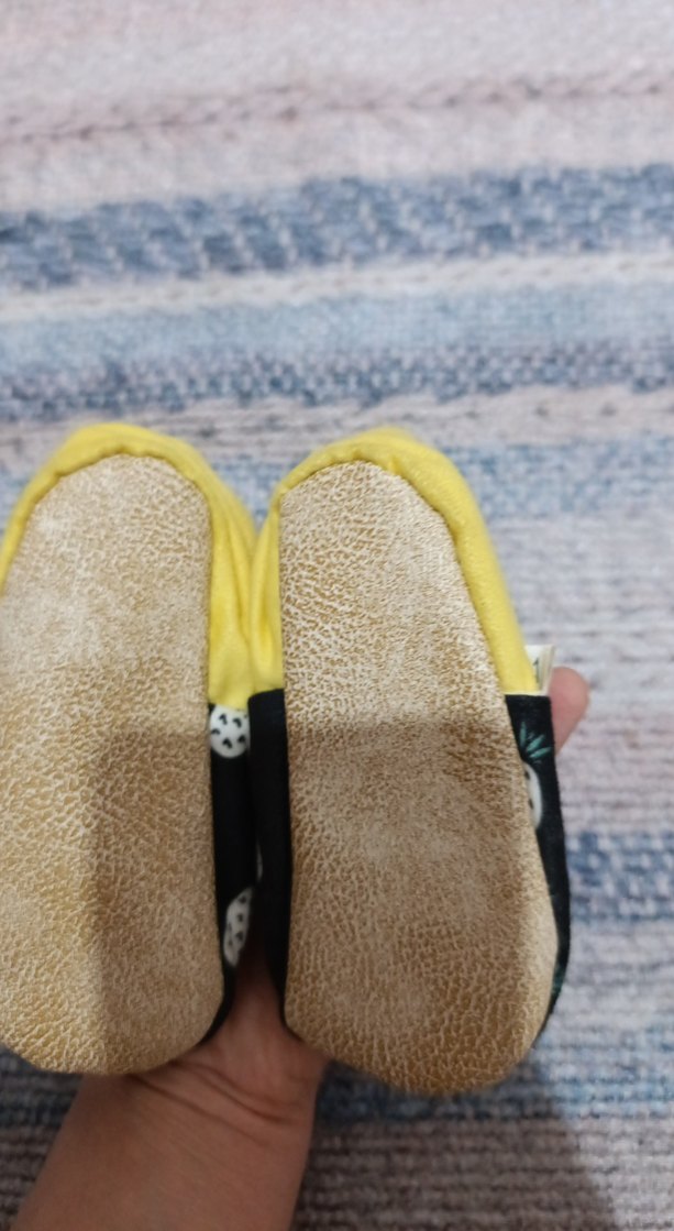 Sarı Renkli Ananas Desenli unisex Bebek Ev Ayakkabısı - Görsel 2