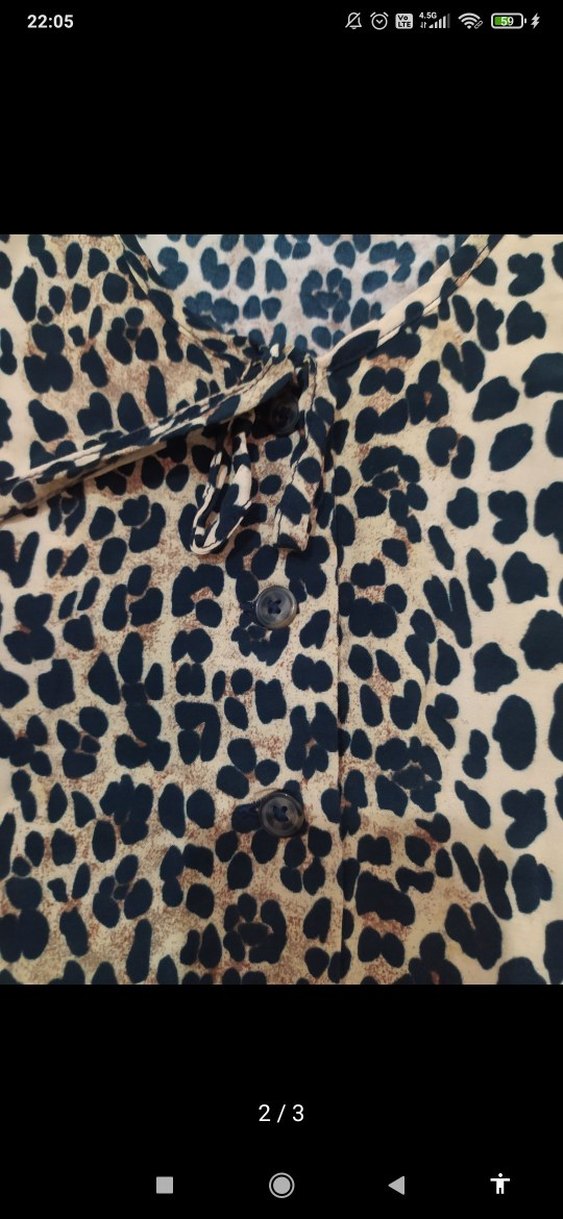 Düğmeli Leopar Desenli V Yaka Kadın Bluz - Görsel 2