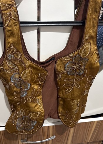 Zara Altin İslemeli Saten V Yaka Bluz