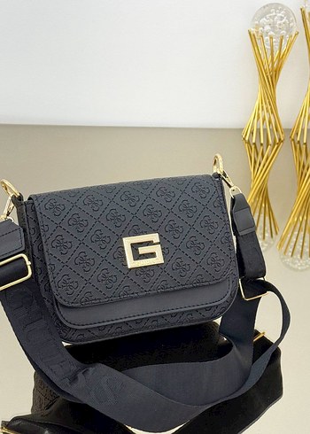 GUESSS BAGASS ÖLÇÜLERİ 24X18