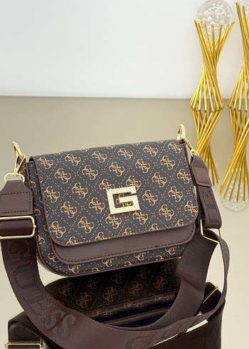 Guess GUESSS BAGASS ÖLÇÜLERİ 24X18