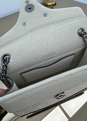 Guess Guess A+A kalite En 17.5 cm Yükseklik 9 cm
